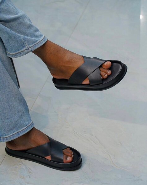 Sandales plates pour homme en cuir