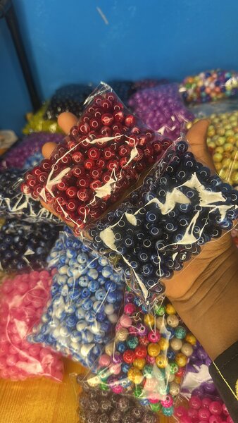 Perles Colorées en Plastique