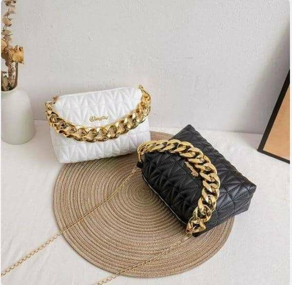 Sac bandoulière noir élégant