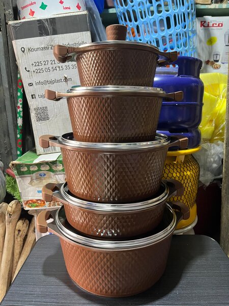 Ensemble de casseroles antiadhésives