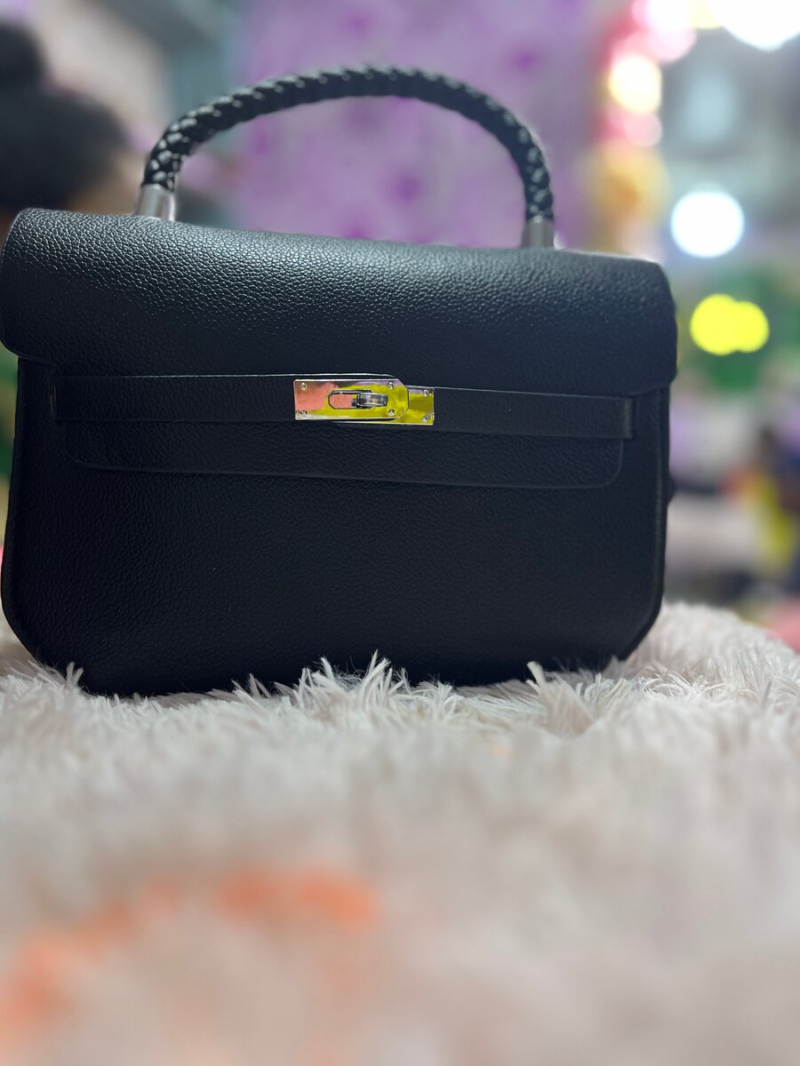 Sac à main élégant noir