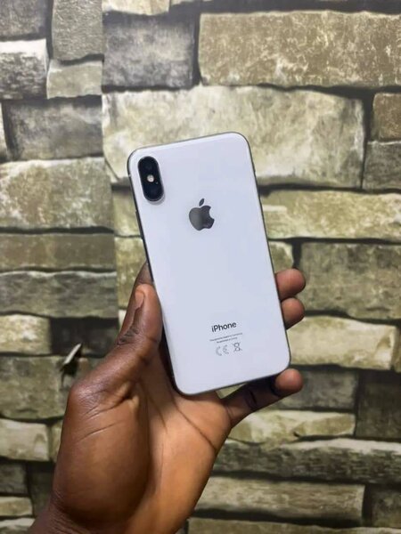 iPhone X Argent 64Go