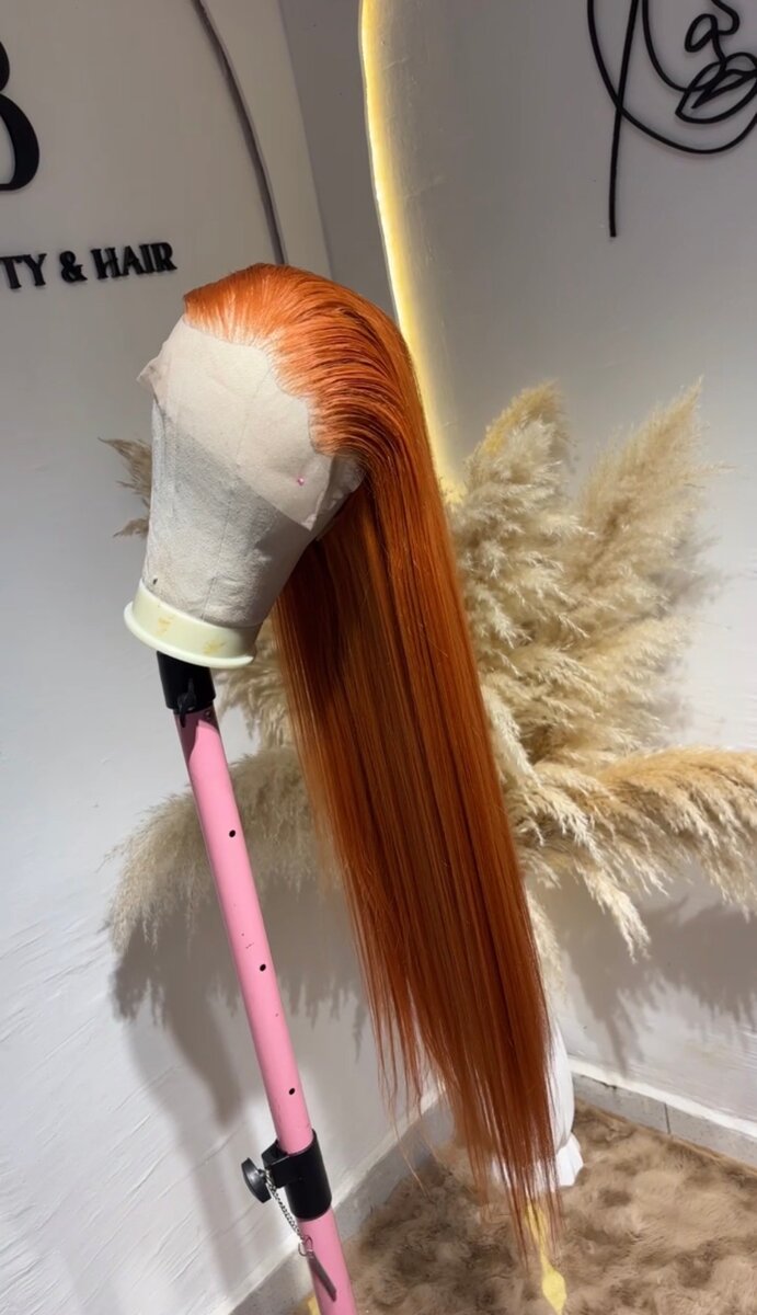 Perruque longue en dentelle