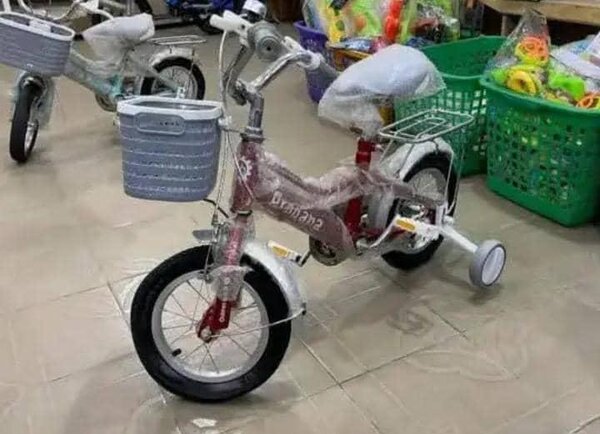 Vélo Enfant avec Stabilisateurs