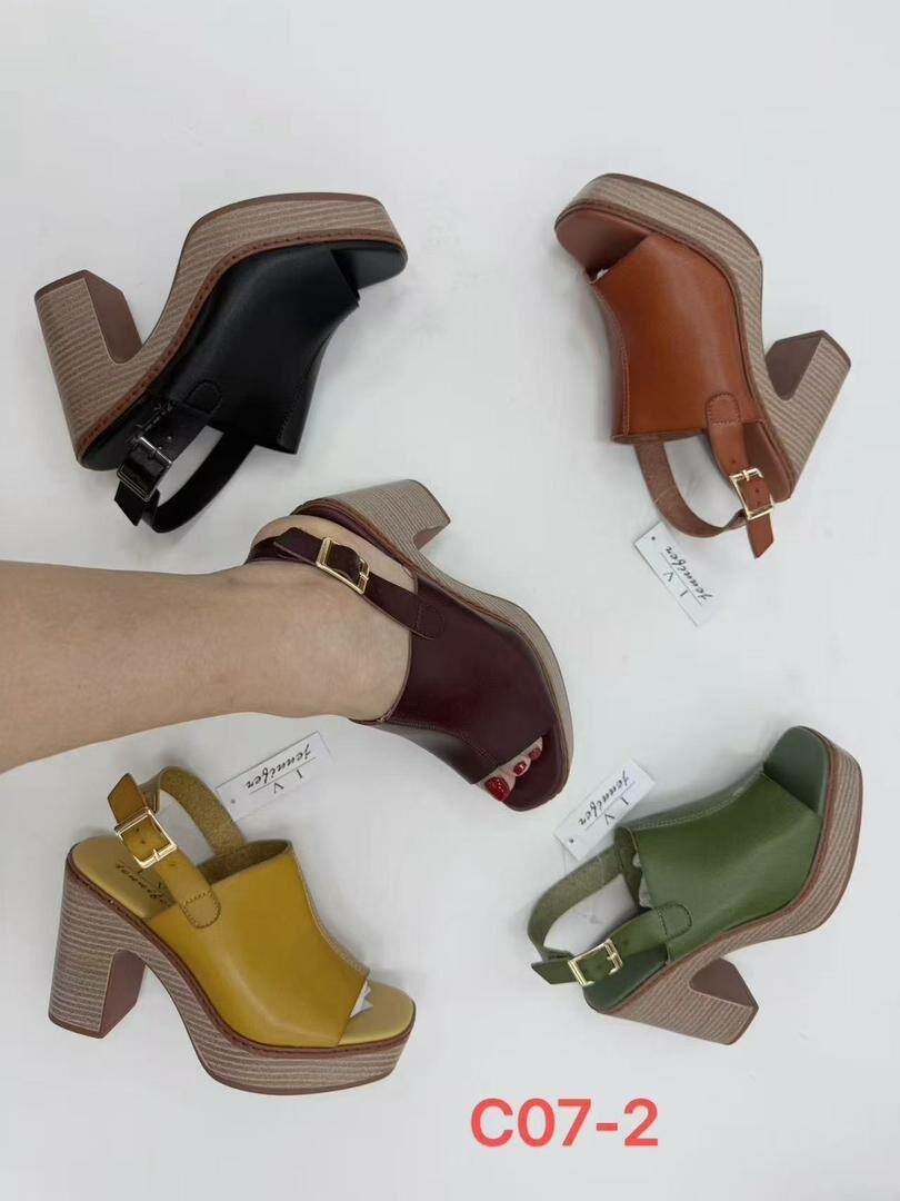 Sandales à talon tendance