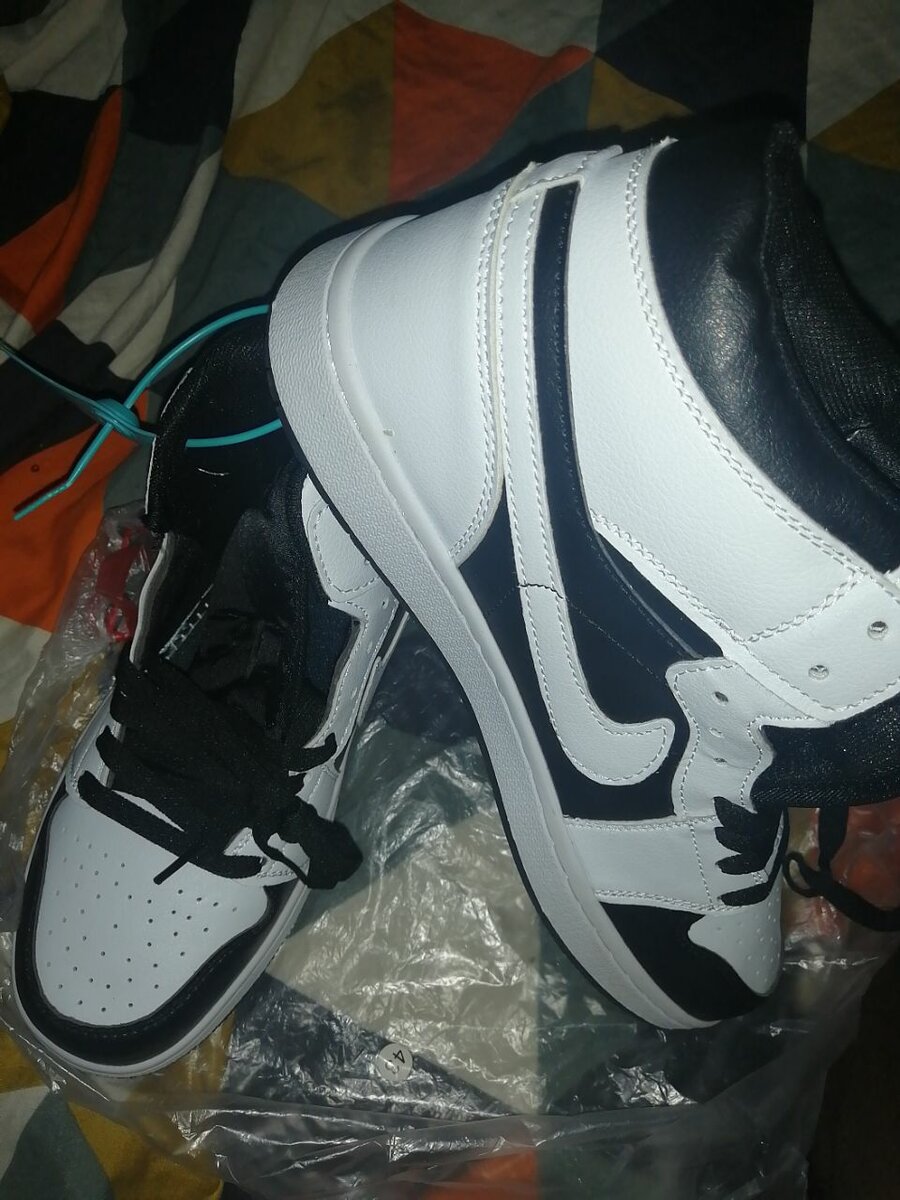 Baskets montantes noires et blanches