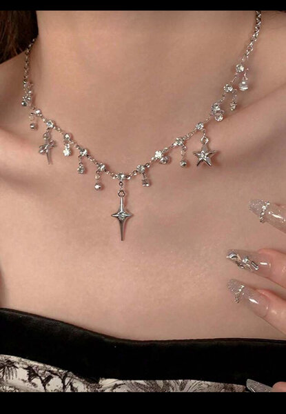 Collier étoilé étincelant