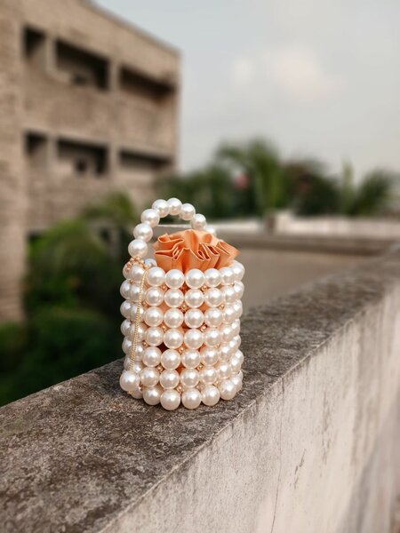 Sac à main perles élégant