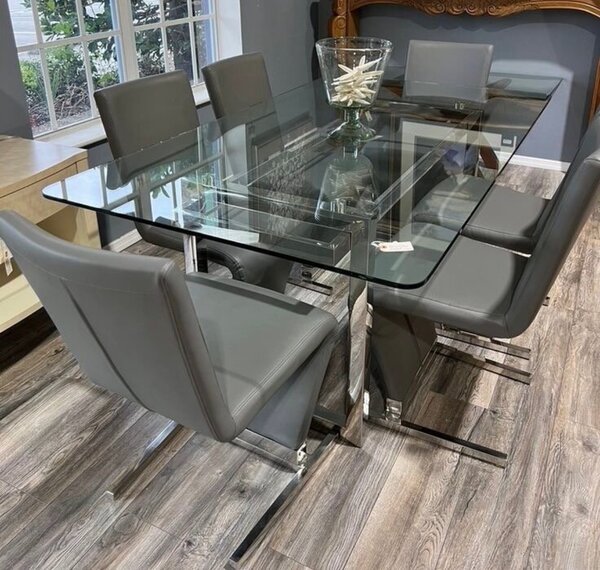 Table à manger en verre moderne