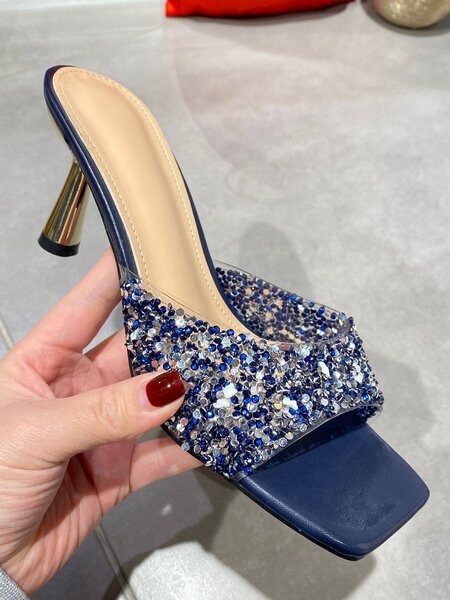 Sandale à talons scintillante