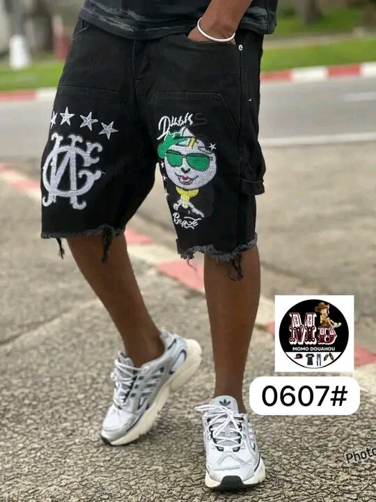 Shorts en Jean Style Graffiti