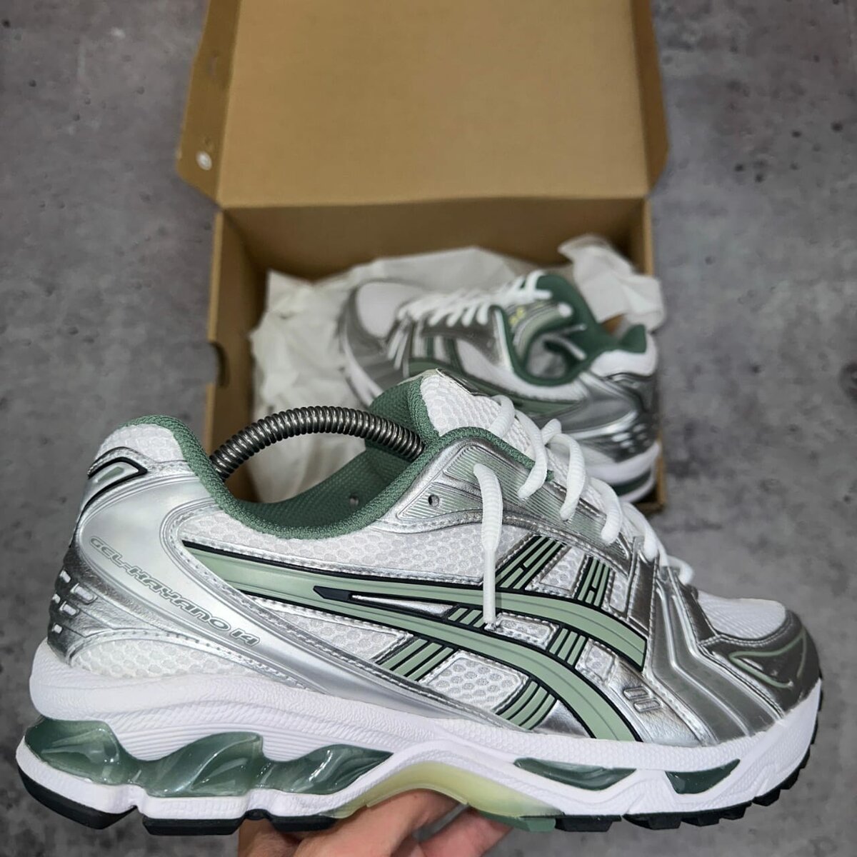 Chaussures Asics blanches