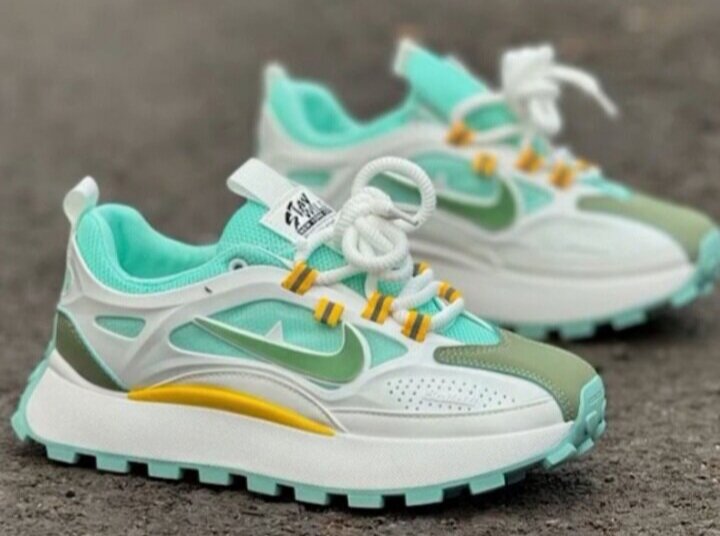 Baskets de running colorées