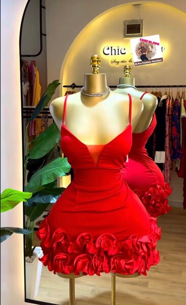 Robe Rouge Évasée Élégante