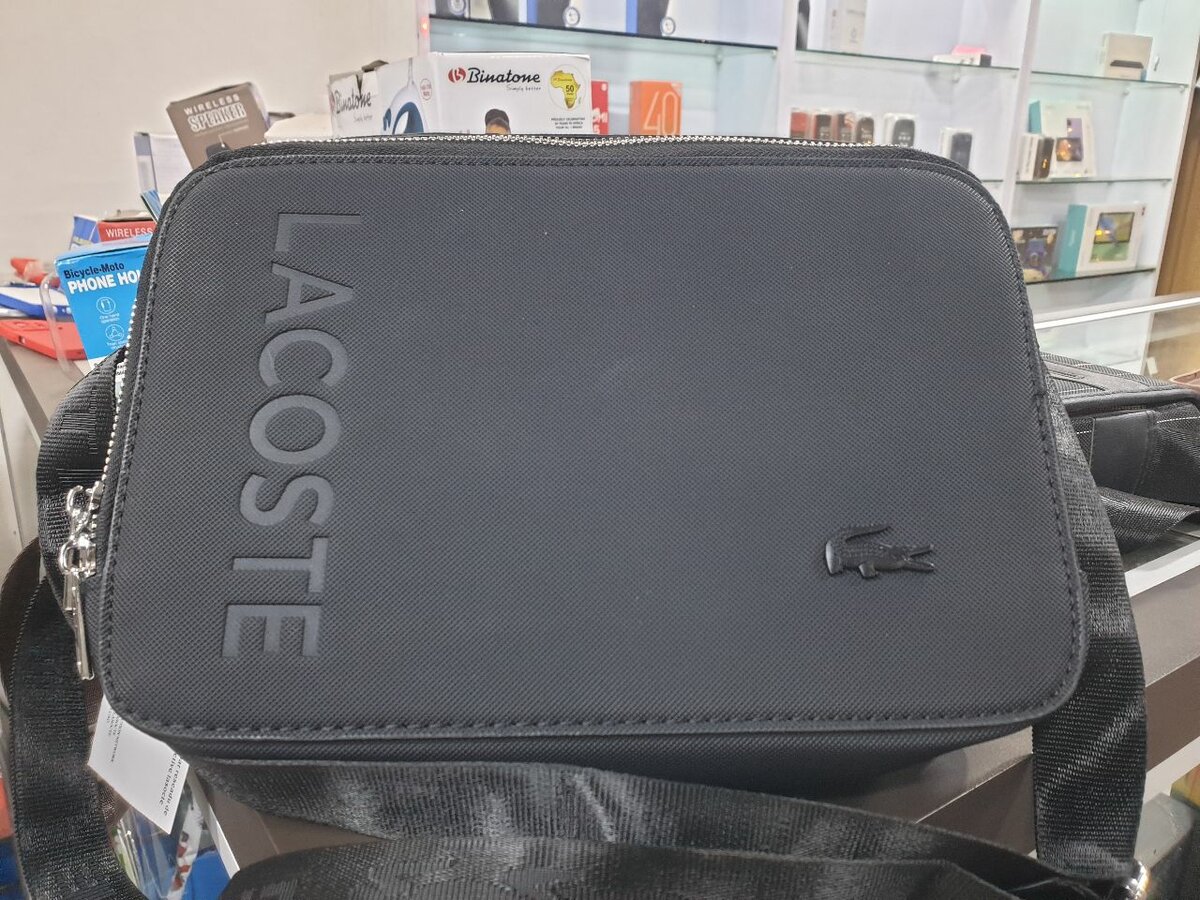 Sacoche bandoulière Lacoste noire