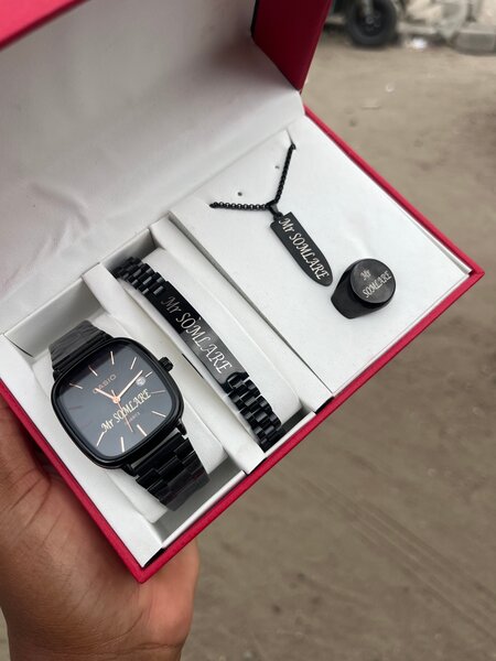 Élégant Coffret Montre et Bijoux