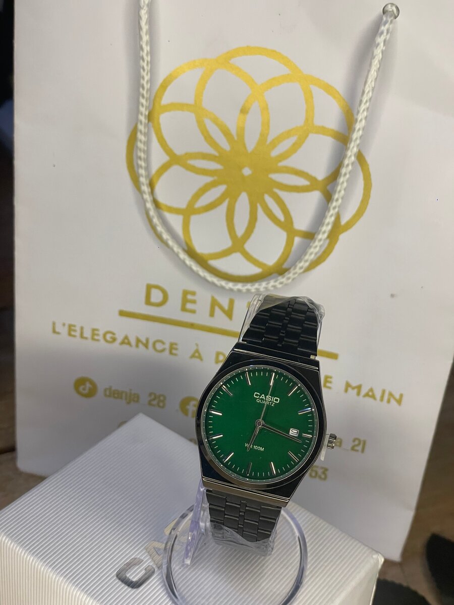 Montre Casio Élégante Verte