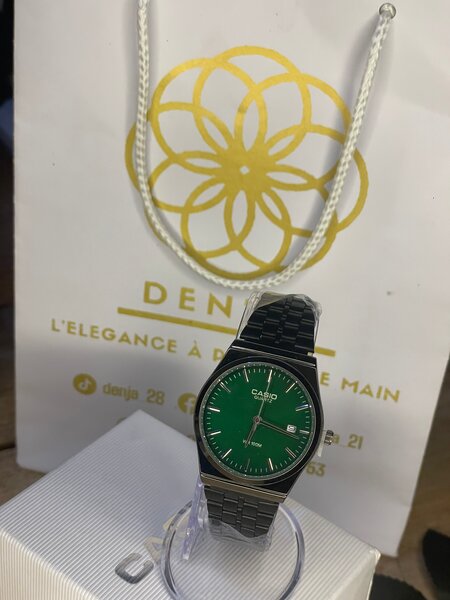 Montre Casio Élégante Verte