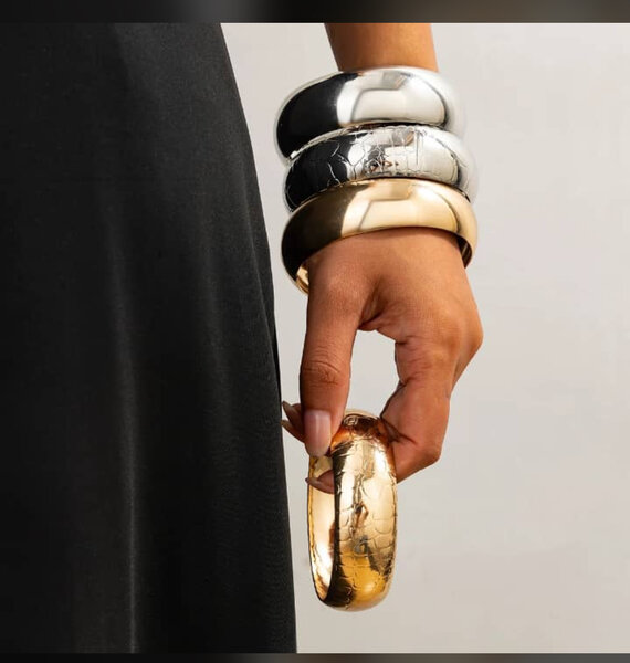 Bracelets en résine colorée