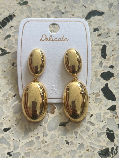 Boucles d'oreilles dorées élégantes