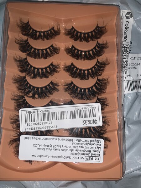 Faux Cils Dramatiques Volumineux