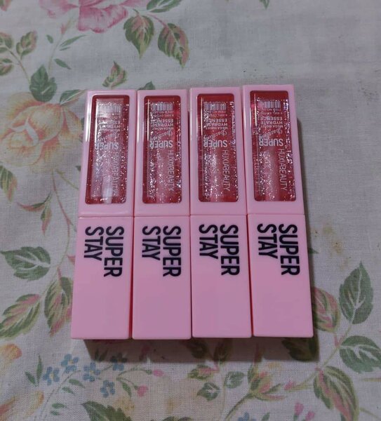 Deux gloss à lèvres