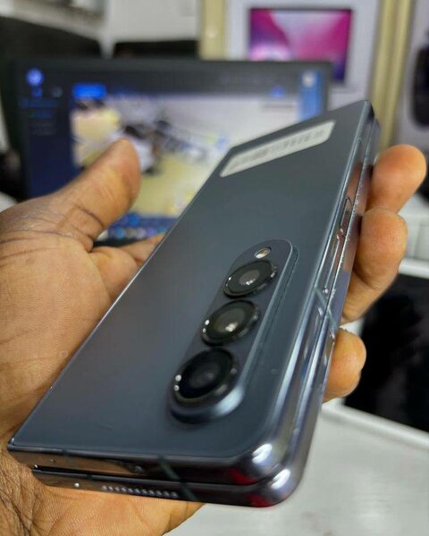 Téléphone portable Samsung Galaxy S23