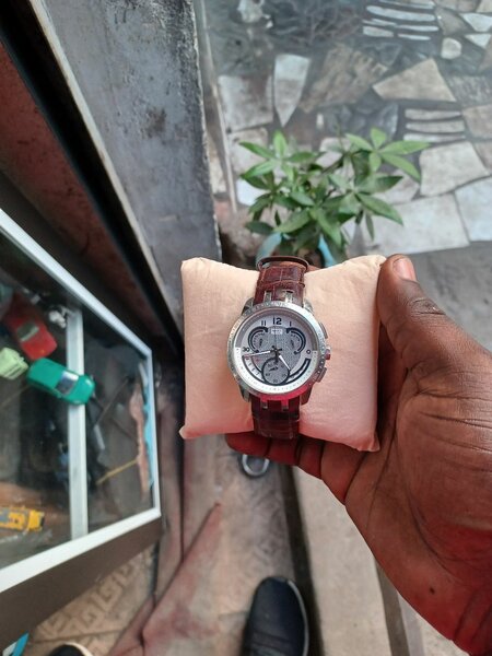 Swatch ironHomme Cuir Élégante