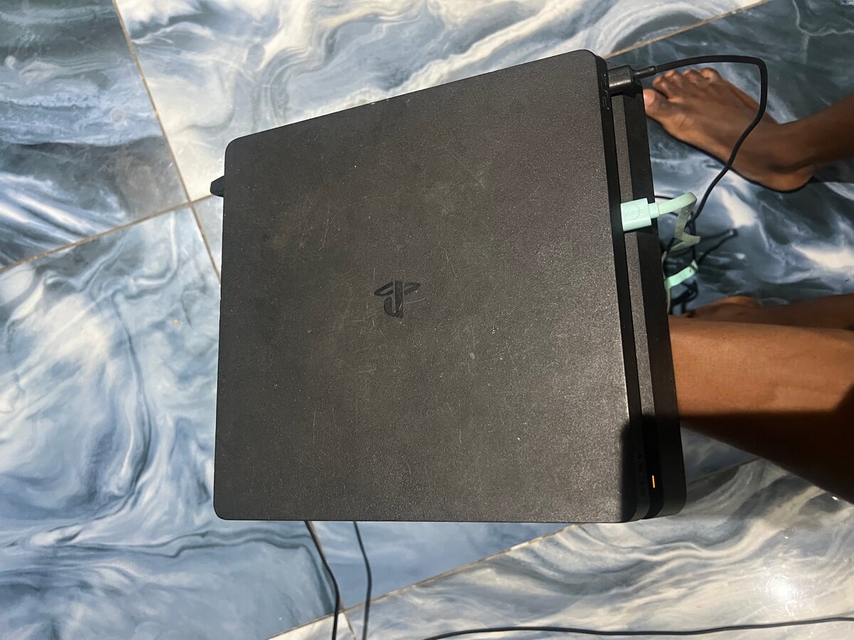 Console Sony PS4 + GTA V