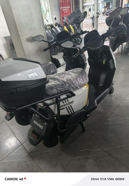 Scooter électrique Revvo