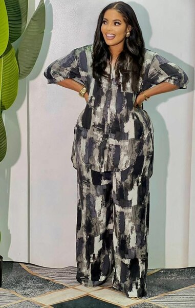 Ensemble élégant à motifs