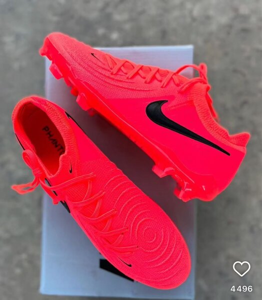 Baskets de Foot Nike Phantom