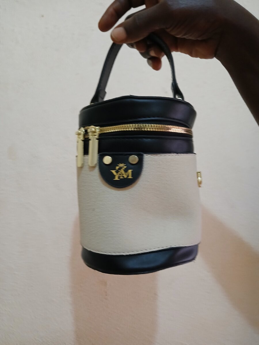 Sac à main rond élégant