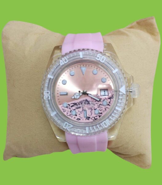 Montre rose étanche élégante