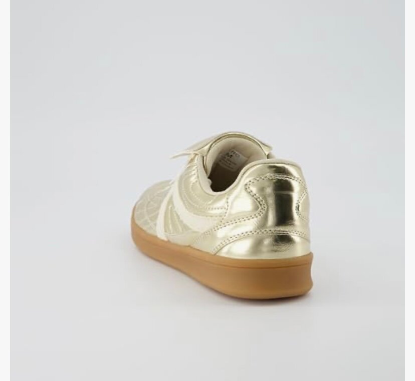 Baskets dorées élégantes