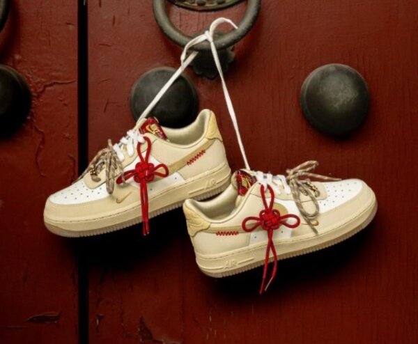 Baskets mode beige et rouge