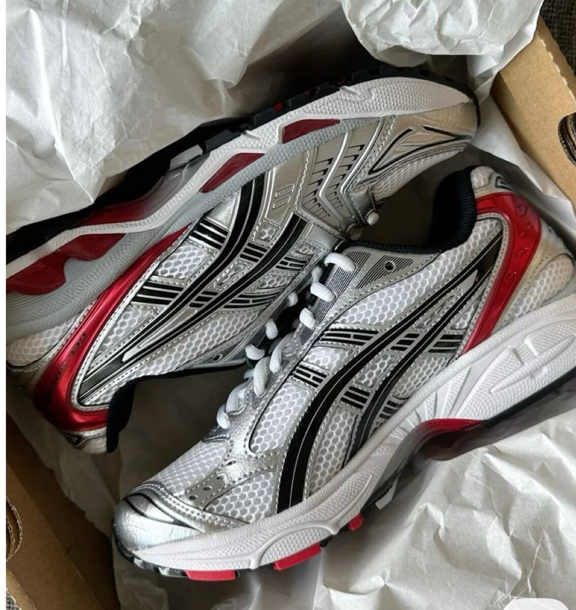 Baskets de running Asics argent