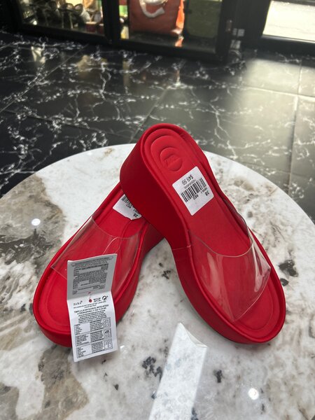 Sandales rouges Zara en PVC