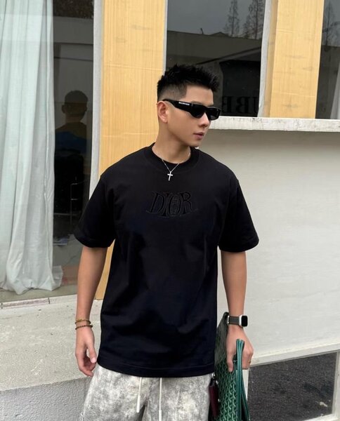 T-shirt noir pour homme stylée