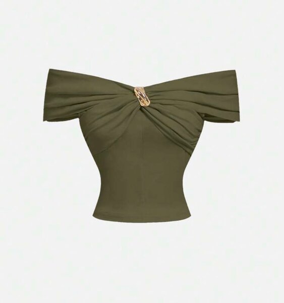 Haut court féminin élégant