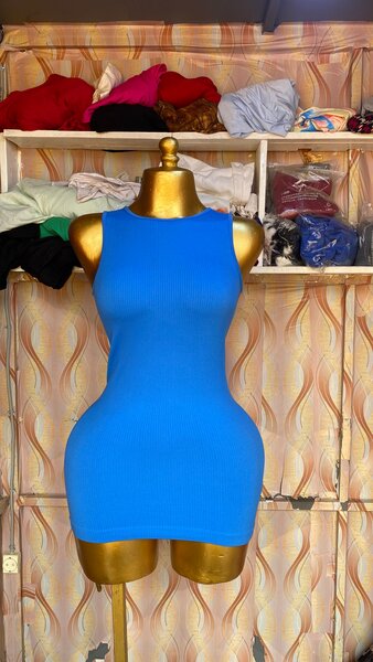 Robe moulante bleue femme