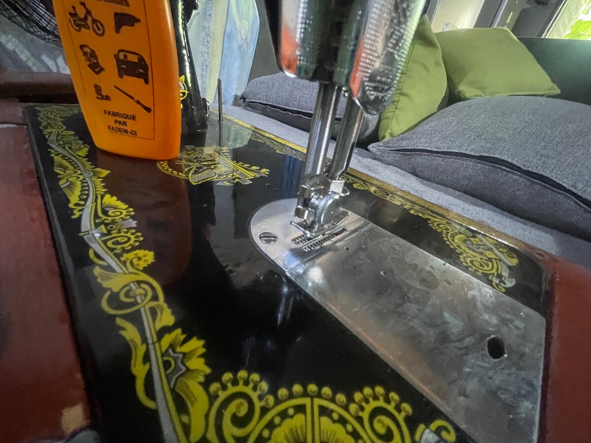 Machine à coudre rétro