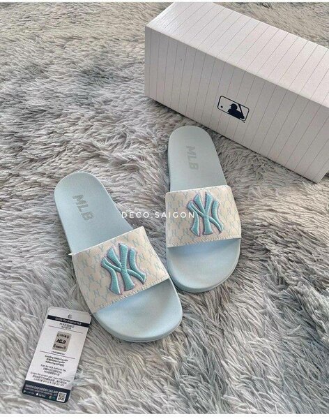 Tongs MLB bleu pastel