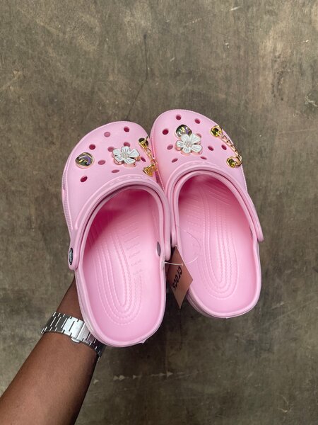 Sabots roses pour enfants