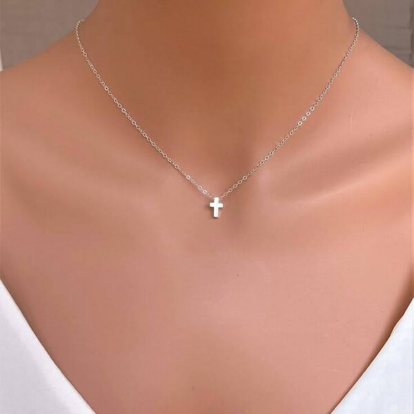 Collier petite croix