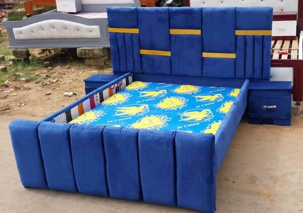 Lit double moderne avec rangement