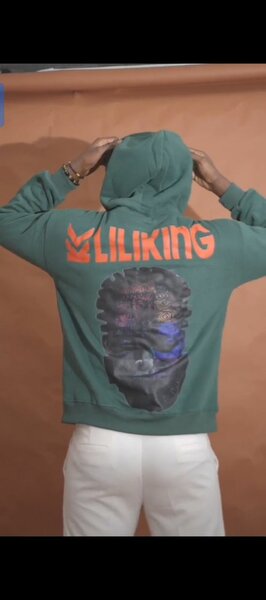 Sweat à capuche tendance