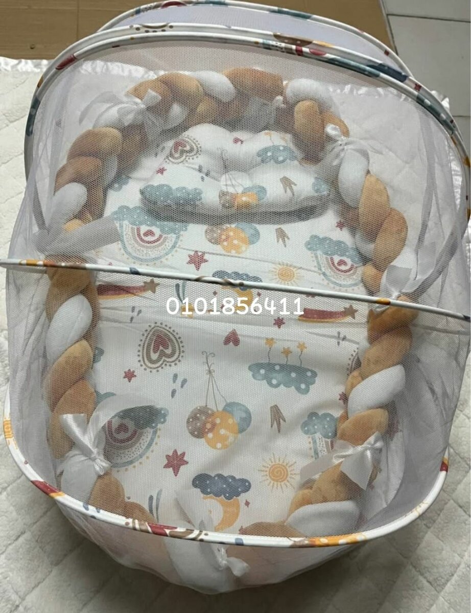 Couffin bébé avec moustiquaire