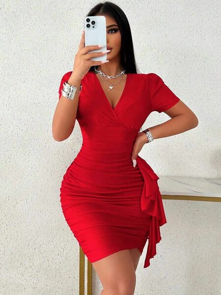 Robe moulante rouge élégante