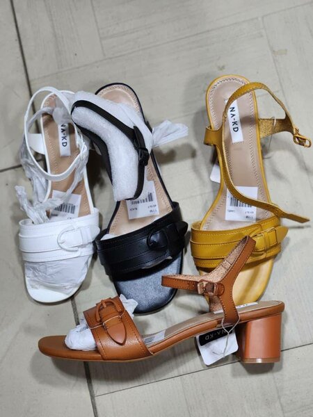 Sandales à talons colorées